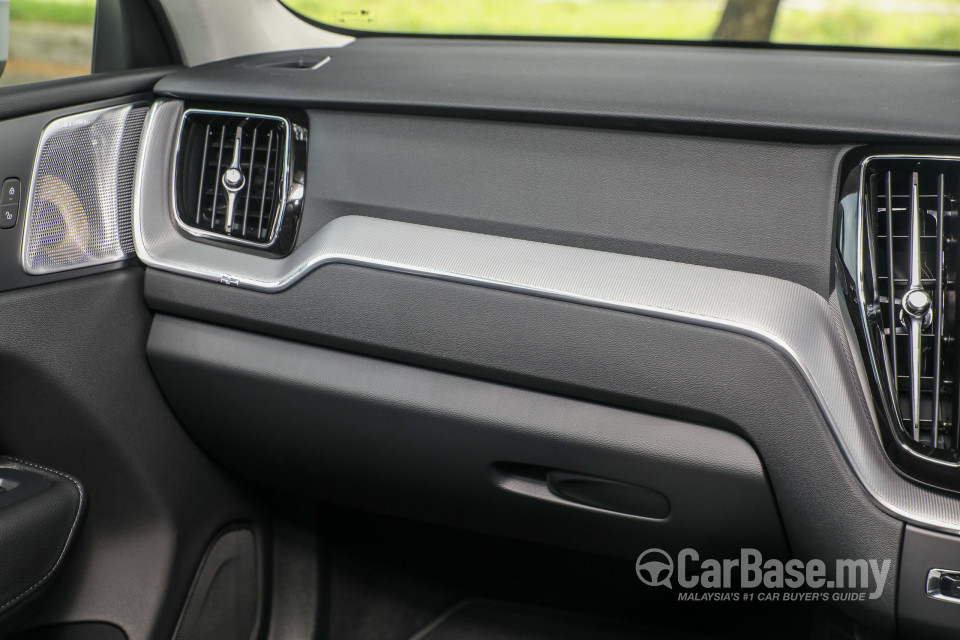 Volvo XC60 Mk2 (2018) Interior