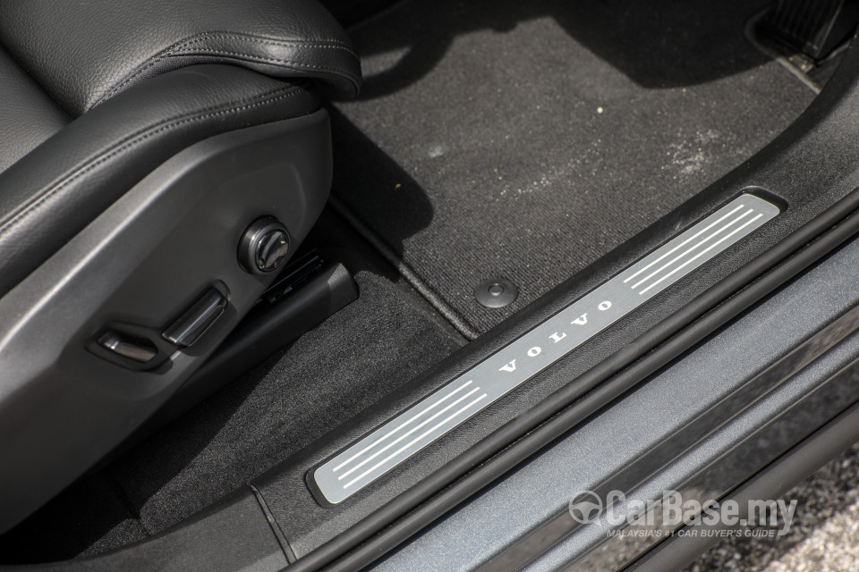 Volvo XC60 Mk2 (2018) Interior