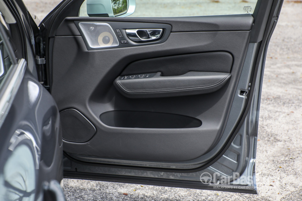 Volvo XC60 Mk2 (2018) Interior