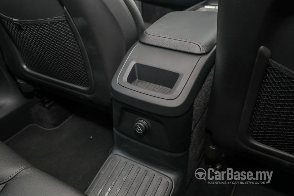 Volvo XC60 Mk2 (2018) Interior