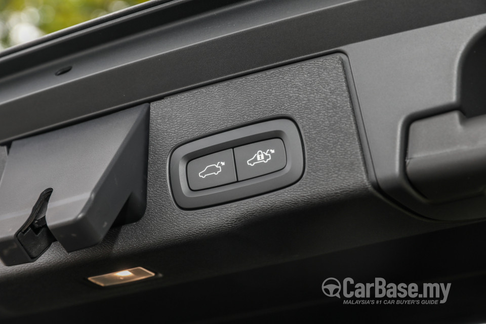 Volvo XC60 Mk2 (2018) Interior