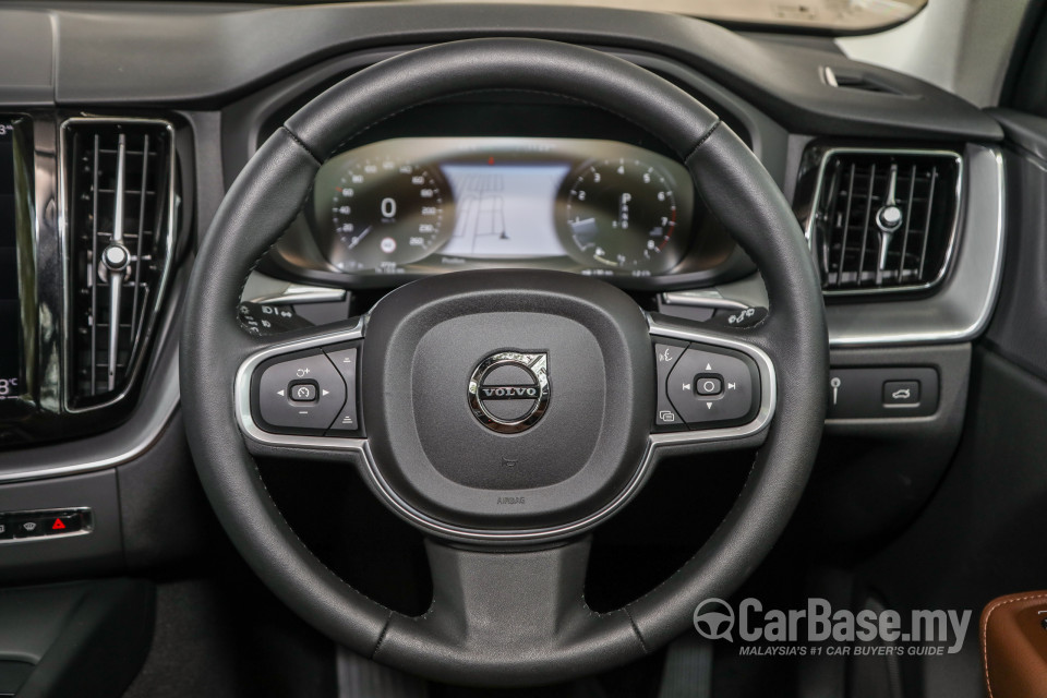 Volvo XC60 Mk2 (2018) Interior
