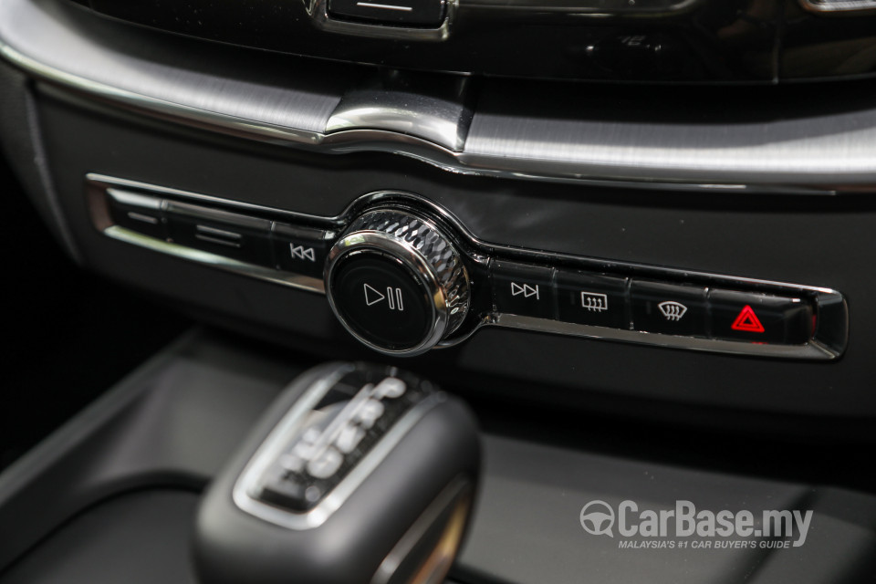 Volvo XC60 Mk2 (2018) Interior