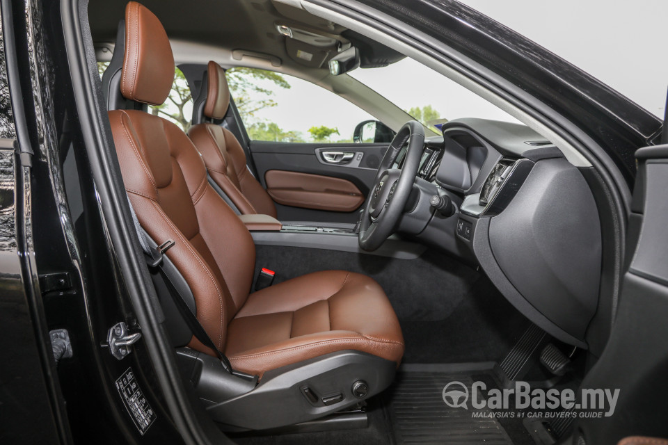 Volvo XC60 Mk2 (2018) Interior