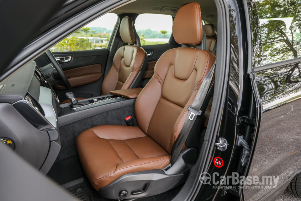 Volvo XC60 Mk2 (2018) Interior