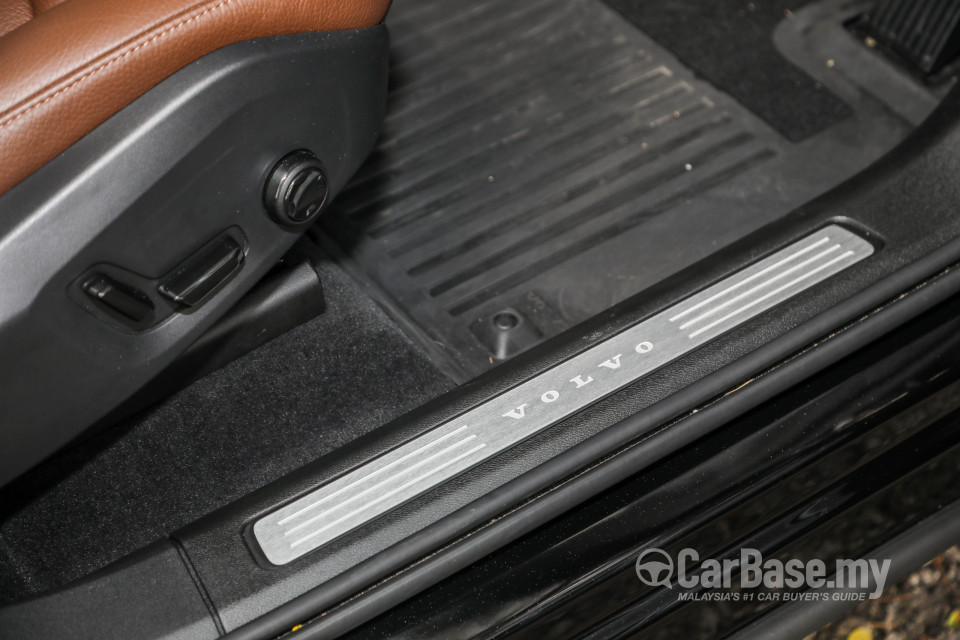 Volvo XC60 Mk2 (2018) Interior