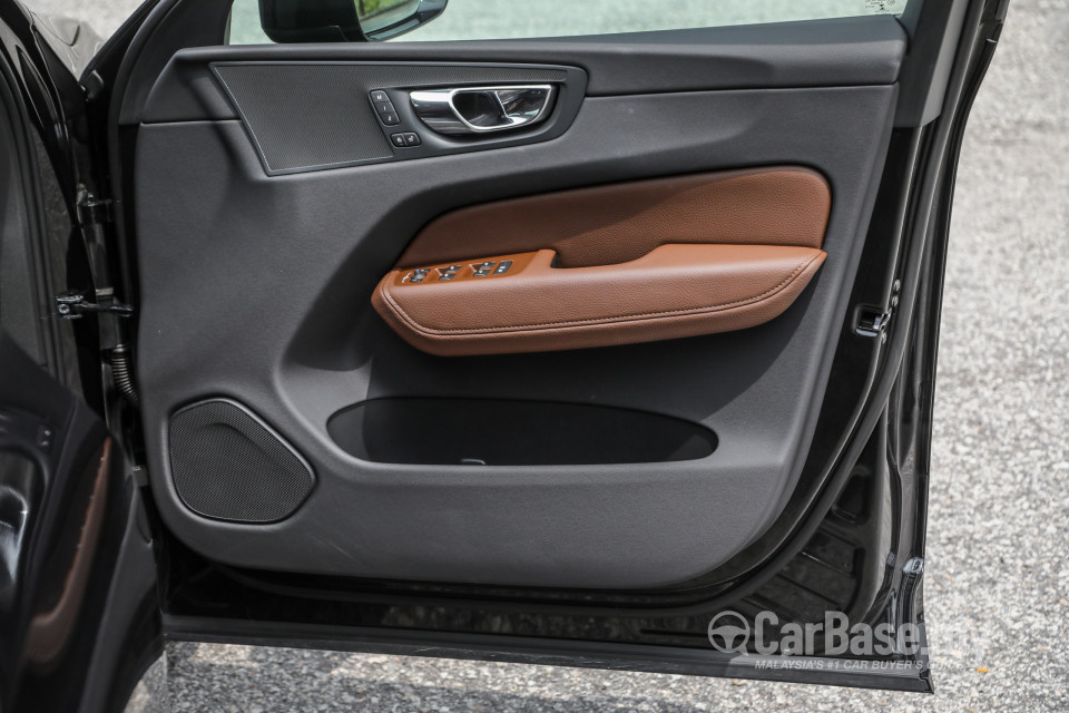 Volvo XC60 Mk2 (2018) Interior