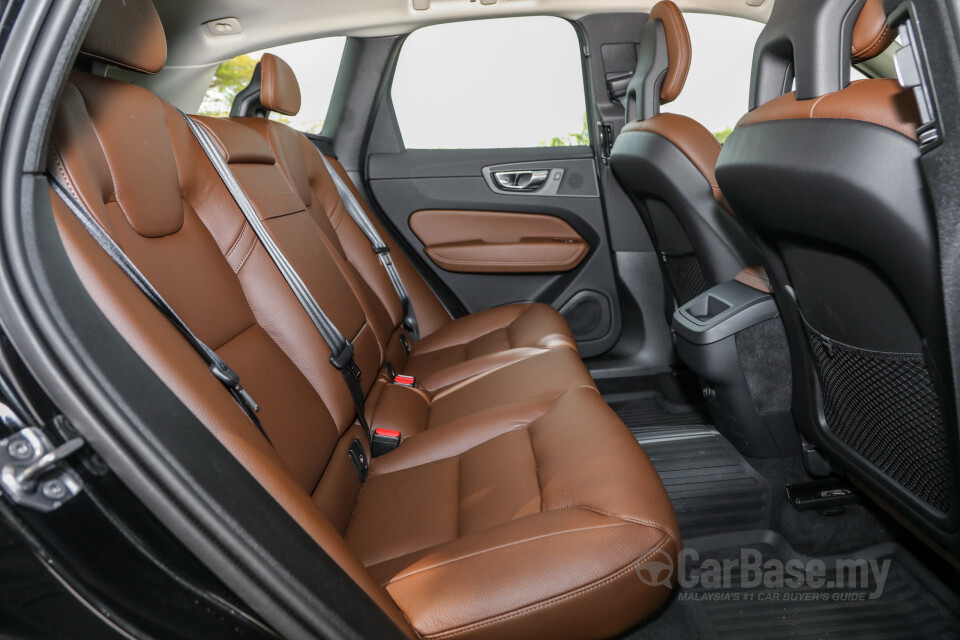 Perodua Aruz D38L (2019) Interior