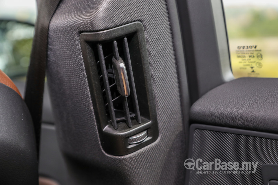 Volvo XC60 Mk2 (2018) Interior