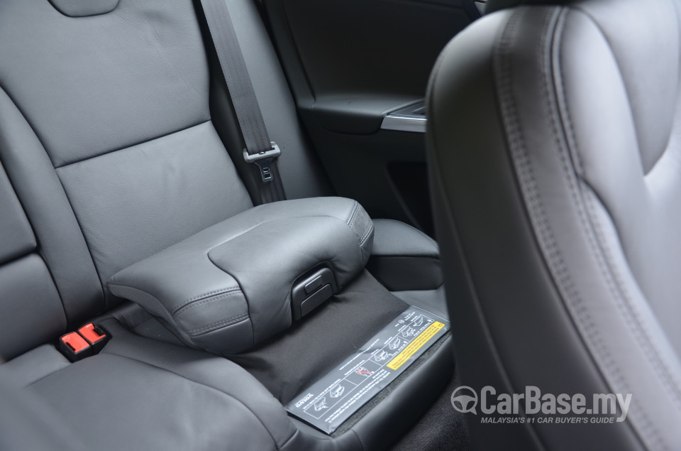 Volvo XC60 Mk1 (2013) Interior