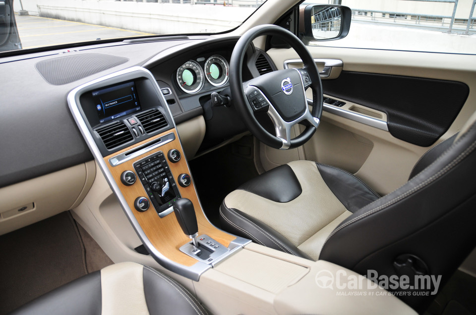 Volvo XC60 Mk1 (2013) Interior