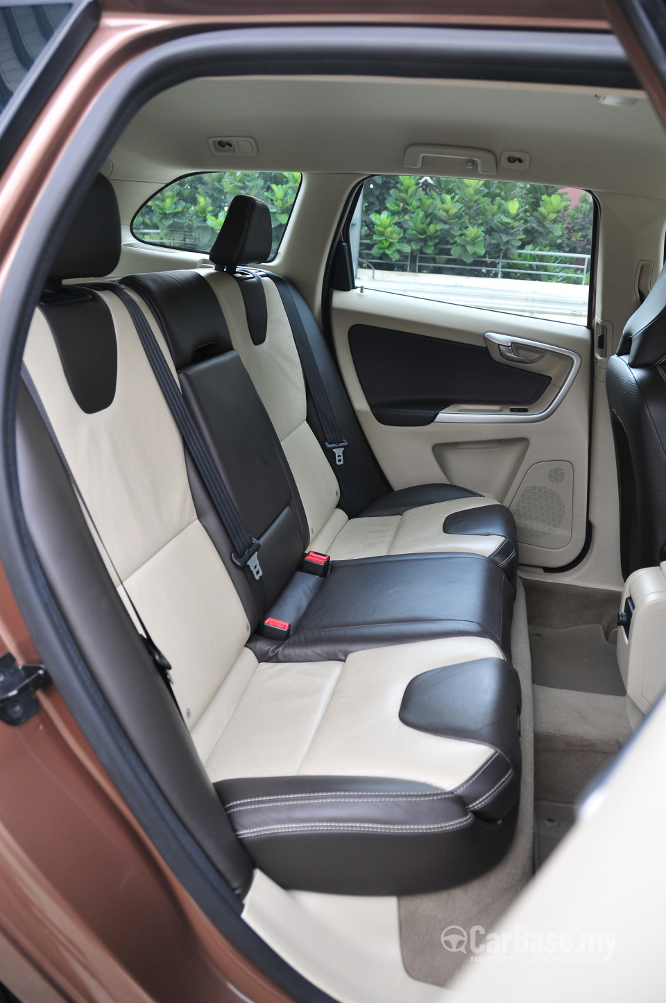 Volvo XC60 Mk1 (2013) Interior