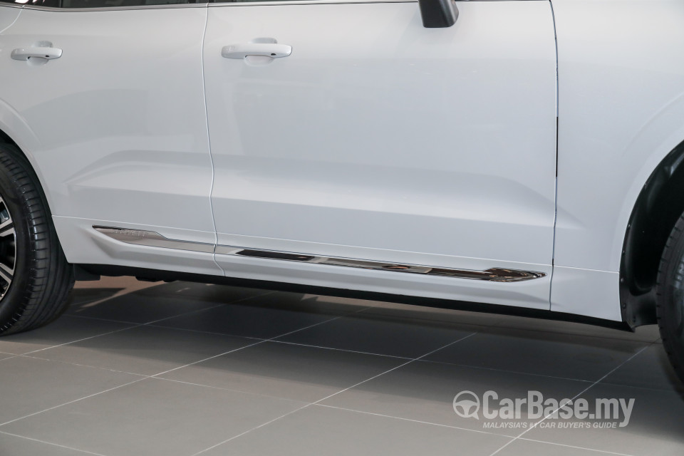 Volvo XC60 Mk2 Facelift (2021) Exterior