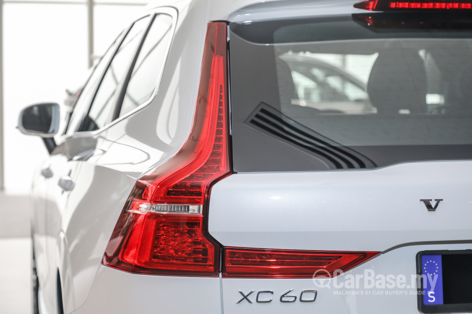 Volvo XC60 Mk2 Facelift (2021) Exterior