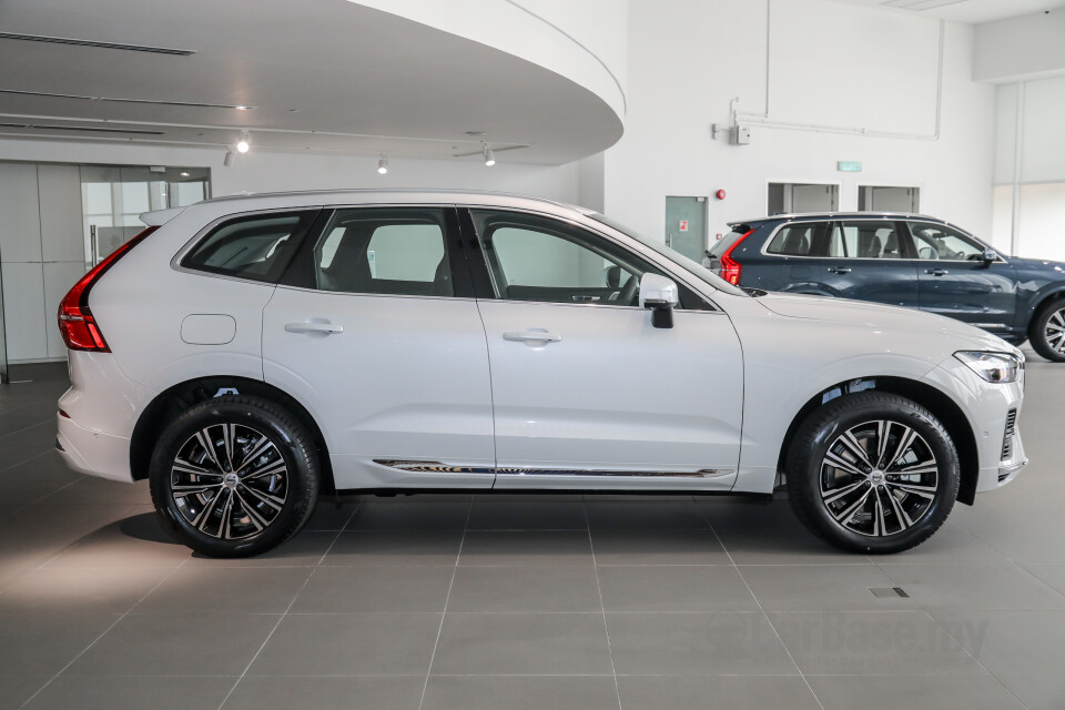 Volvo XC60 Mk2 Facelift (2021) Exterior