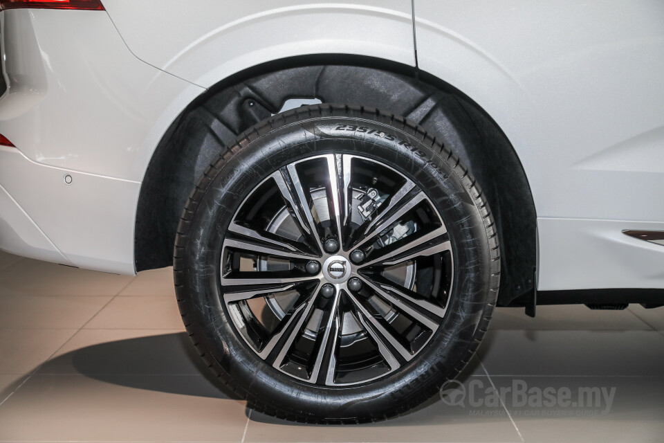 Volvo XC60 Mk2 Facelift (2021) Exterior