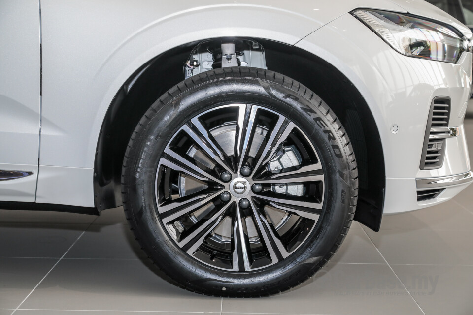 Volvo XC60 Mk2 Facelift (2021) Exterior
