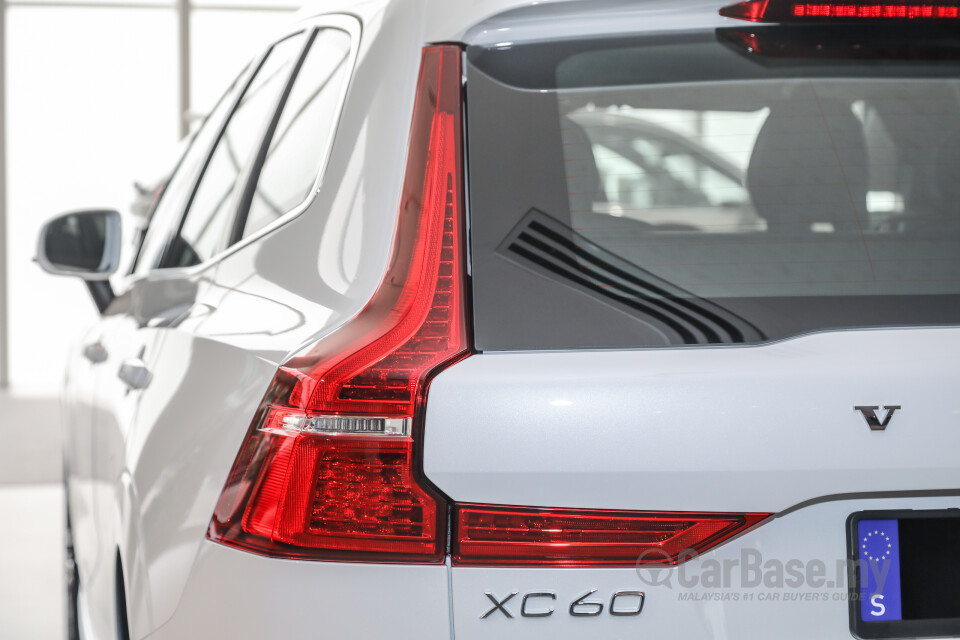 Volvo XC60 Mk2 Facelift (2021) Exterior