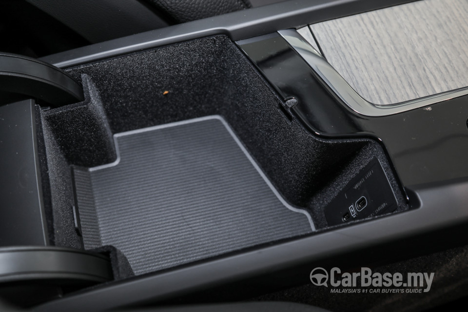 Volvo XC60 Mk2 Facelift (2021) Interior