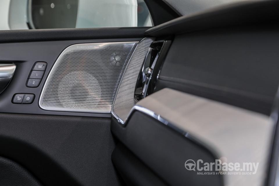 Volvo XC60 Mk2 Facelift (2021) Interior