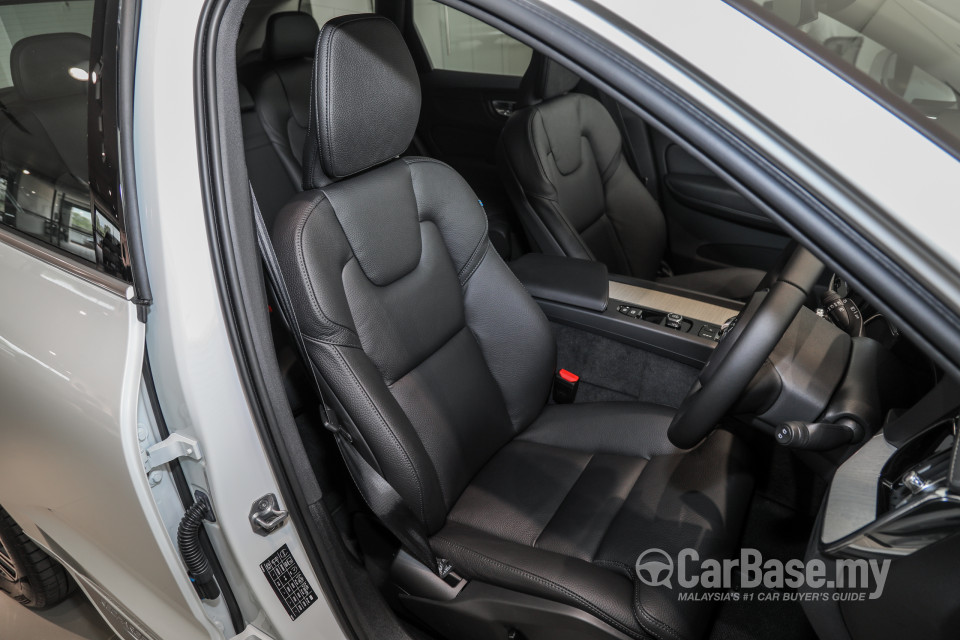 Volvo XC60 Mk2 Facelift (2021) Interior