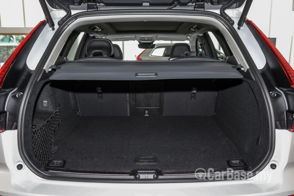 Volvo XC60 Mk2 Facelift (2021) Interior