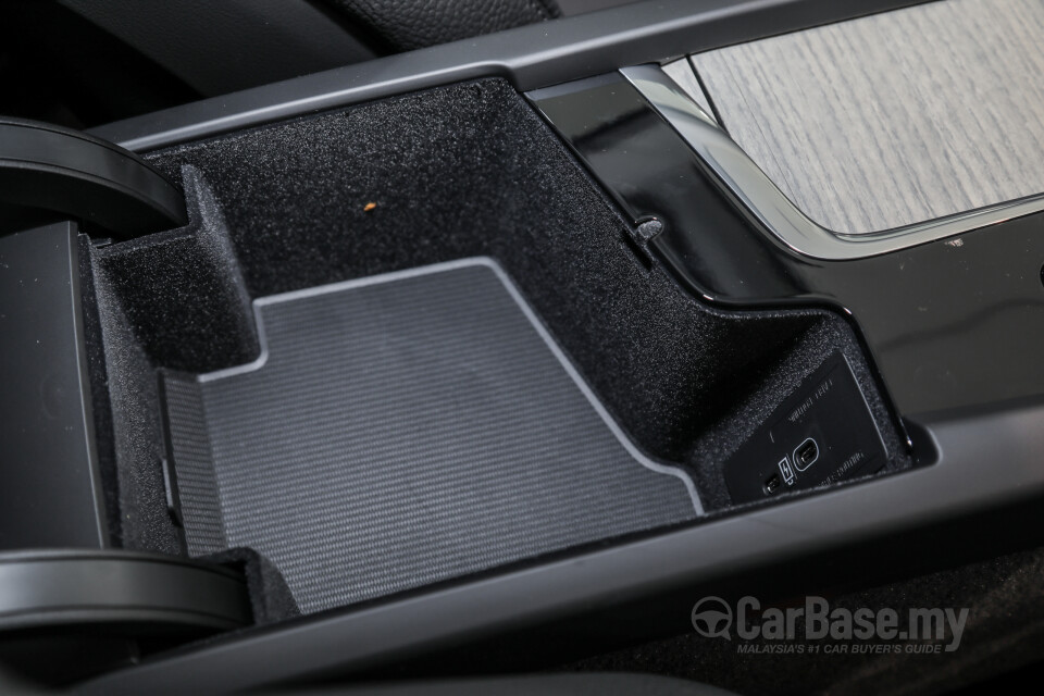 Volvo XC60 Mk2 Facelift (2021) Interior