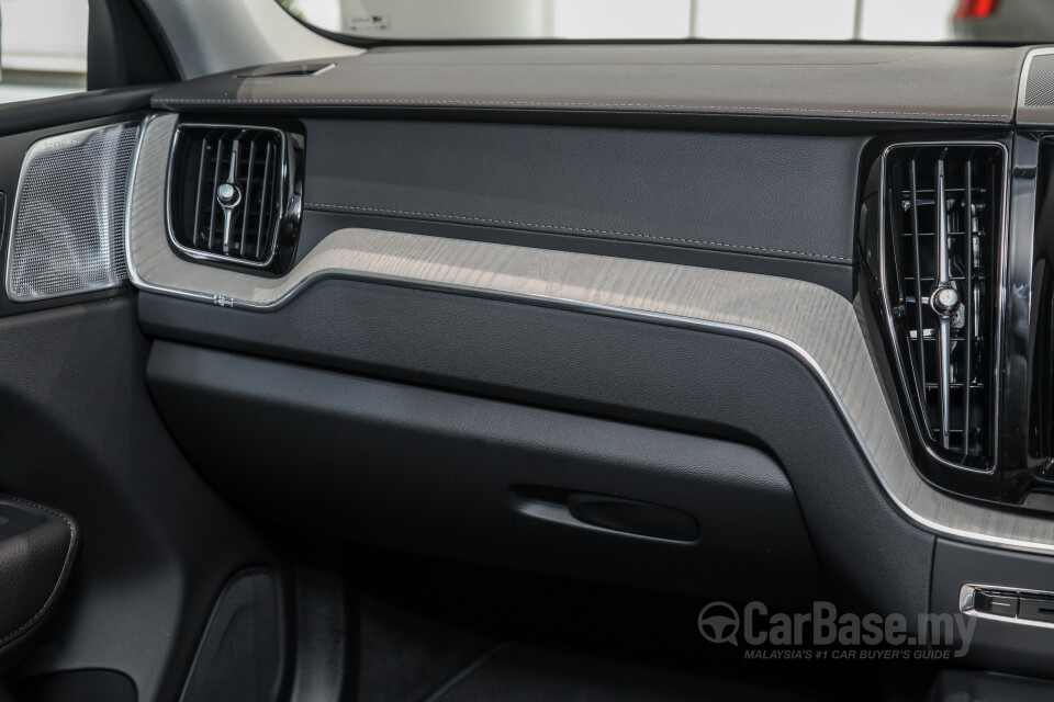 Volvo XC60 Mk2 Facelift (2021) Interior