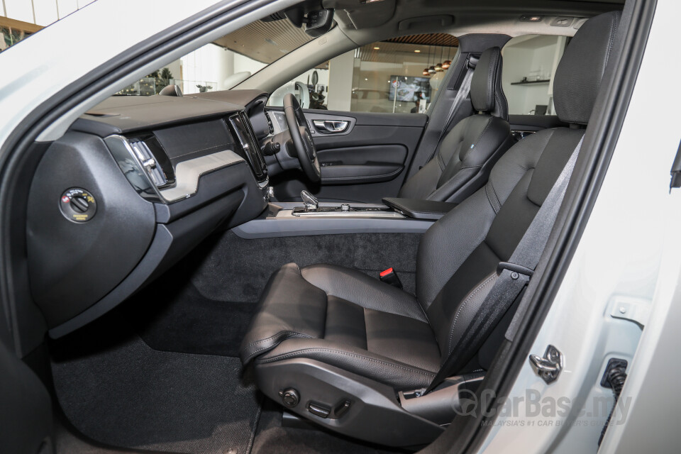 Volvo XC60 Mk2 Facelift (2021) Interior