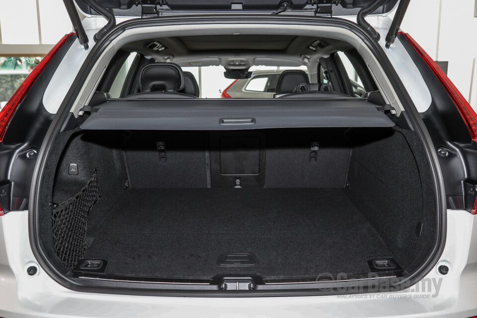 Volvo XC60 Mk2 Facelift (2021) Interior