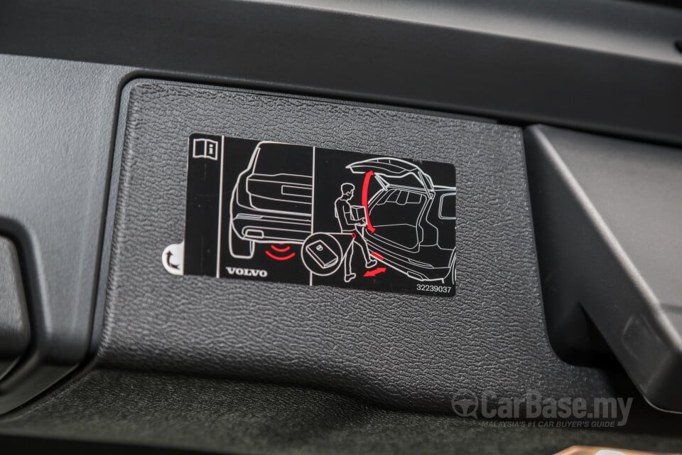 Volvo XC60 Mk2 Facelift (2021) Interior