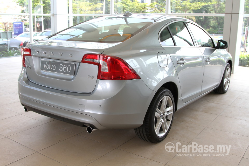 Volvo S60 Mk2 Facelift (2015) Exterior