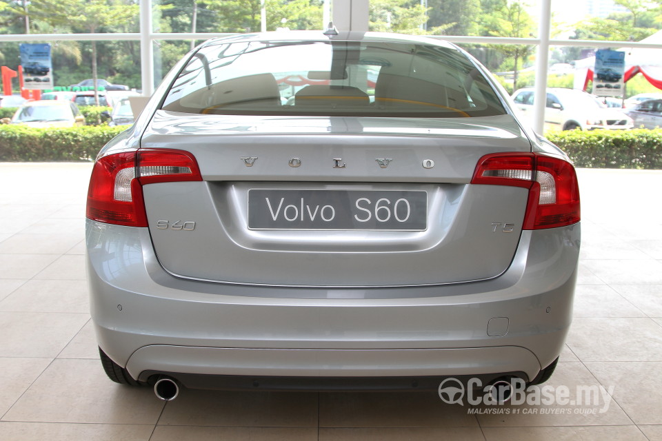 Volvo S60 Mk2 Facelift (2015) Exterior