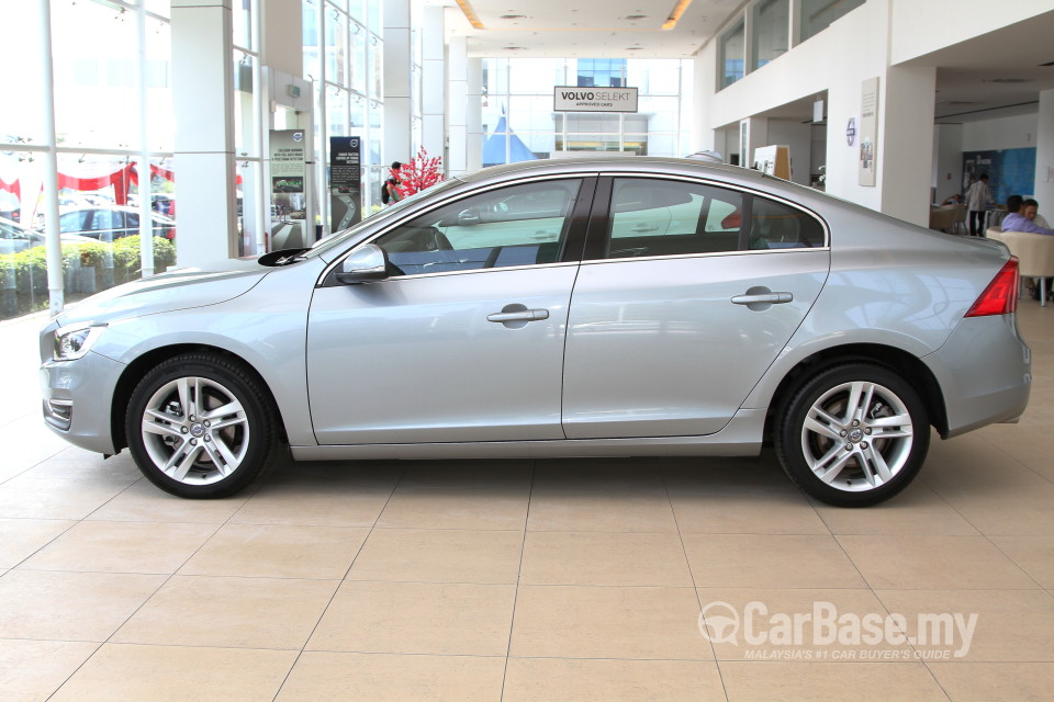 Volvo S60 Mk2 Facelift (2015) Exterior