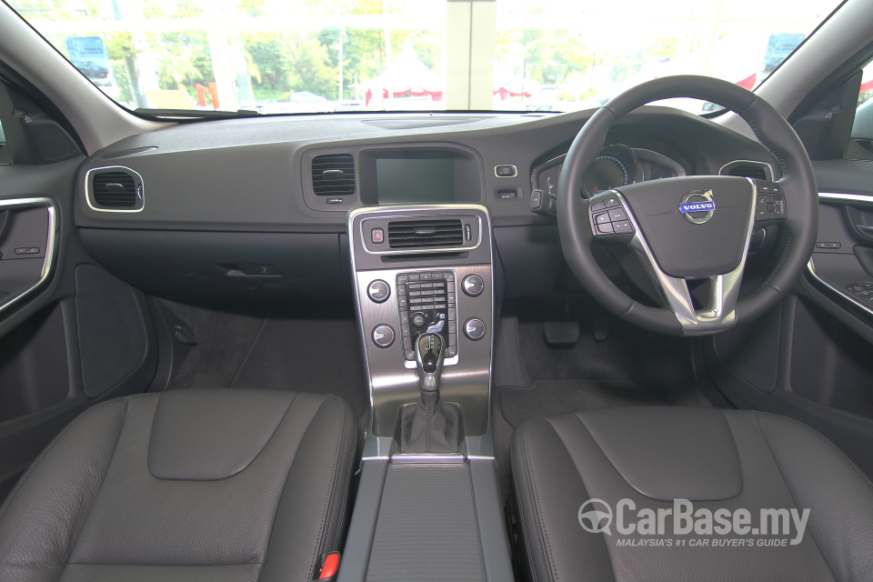 Volvo S60 Mk2 Facelift (2015) Interior