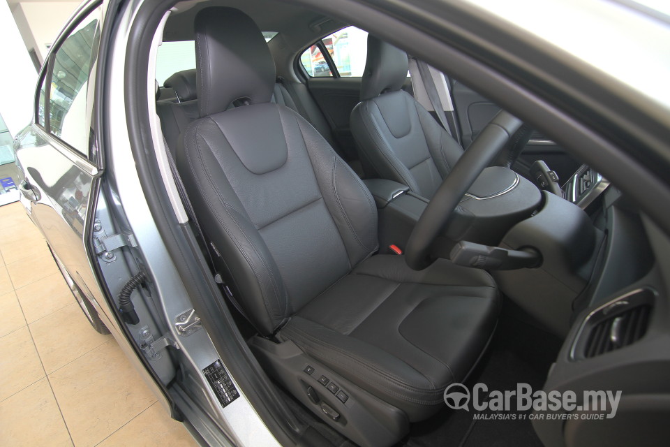 Volvo S60 Mk2 Facelift (2015) Interior