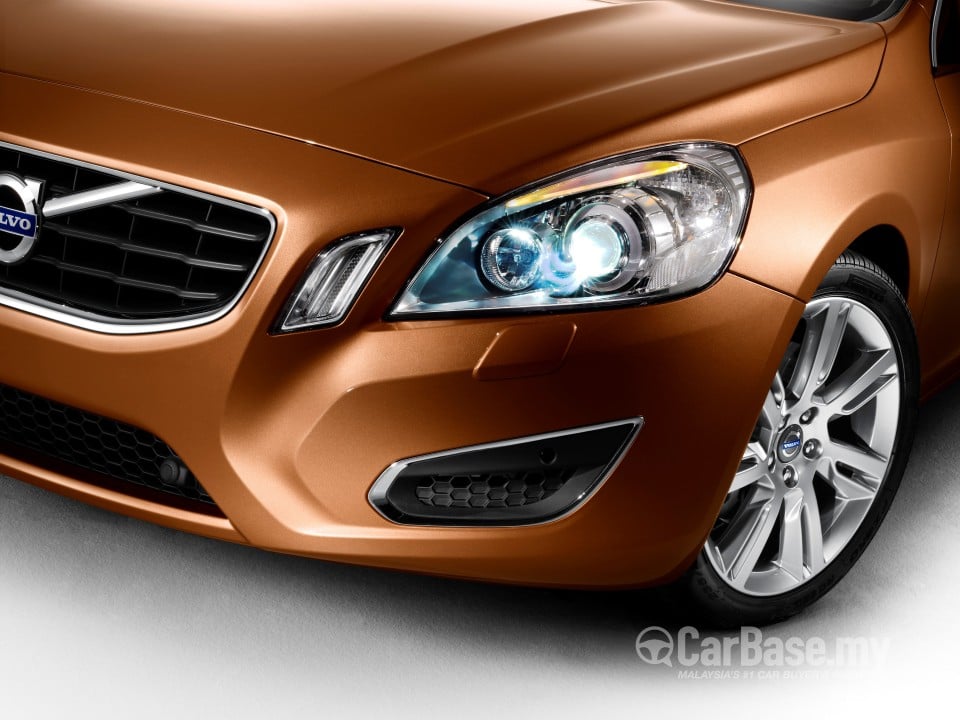 Volvo S60 Mk2 (2011) Exterior