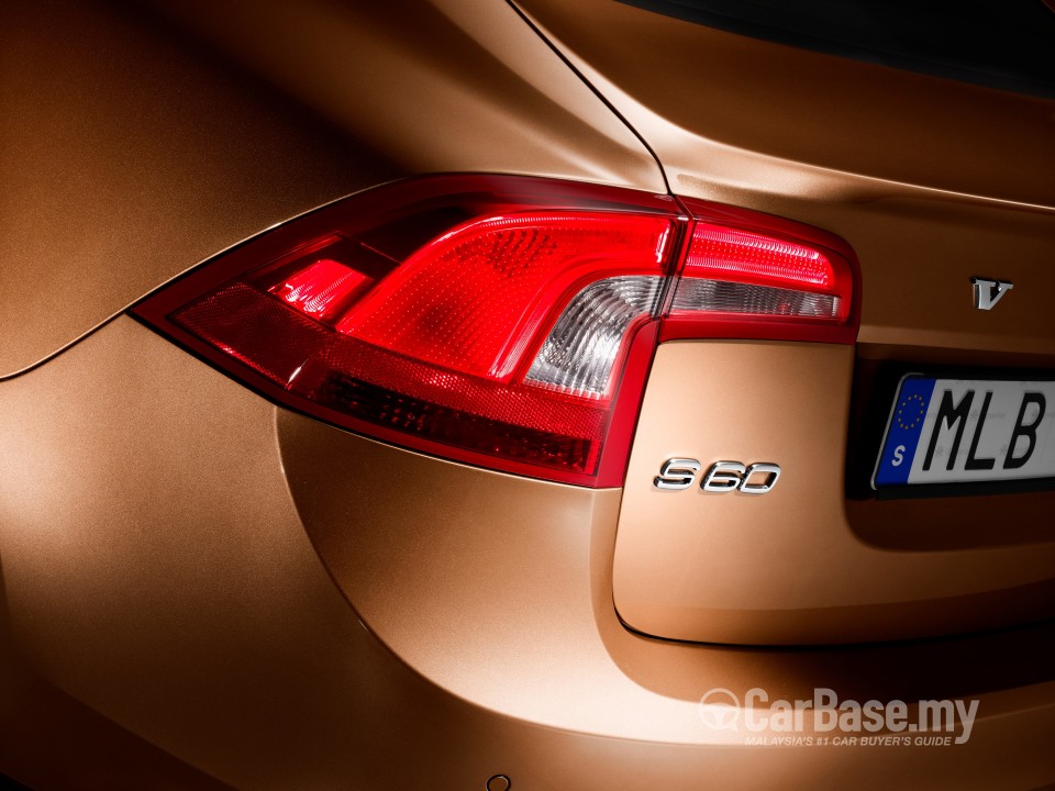 Volvo S60 Mk2 (2011) Exterior