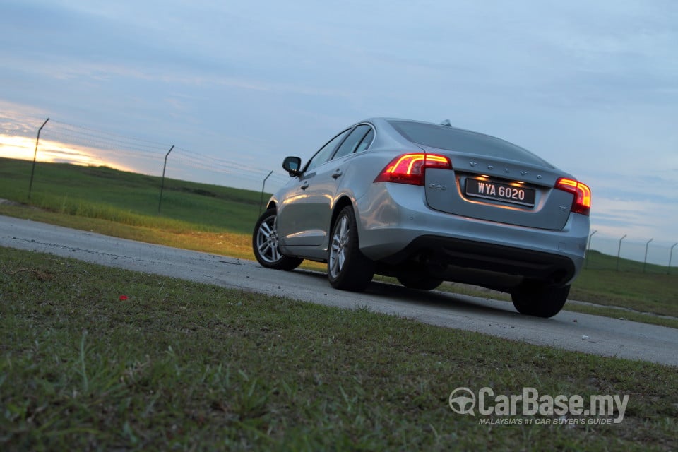 Volvo S60 Mk2 (2011) Exterior