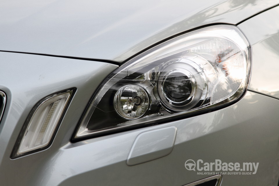 Volvo S60 Mk2 (2011) Exterior