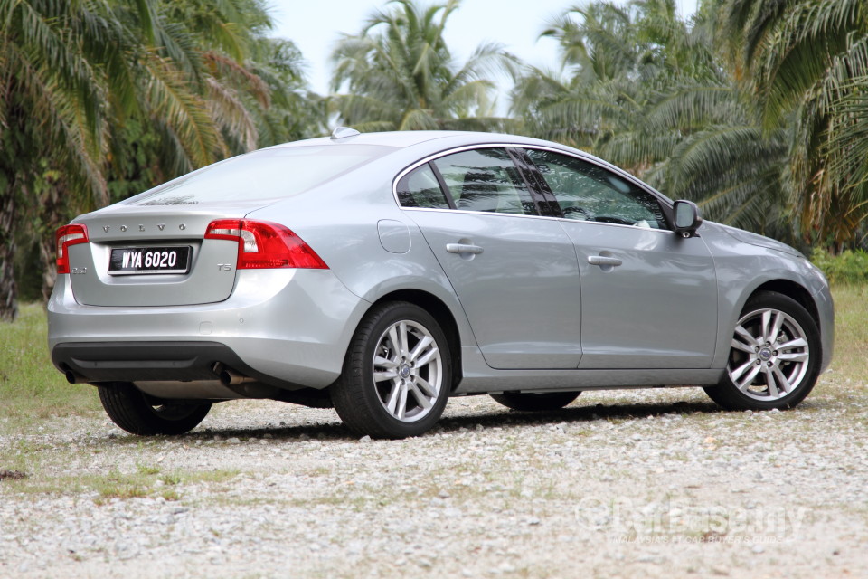Volvo S60 Mk2 (2011) Exterior