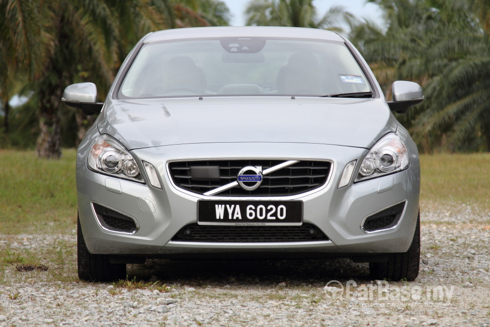 Volvo S60 Mk2 (2011) Exterior