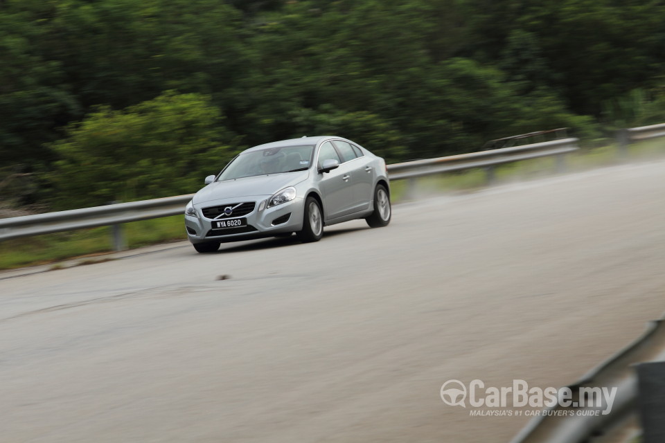 Volvo S60 Mk2 (2011) Exterior