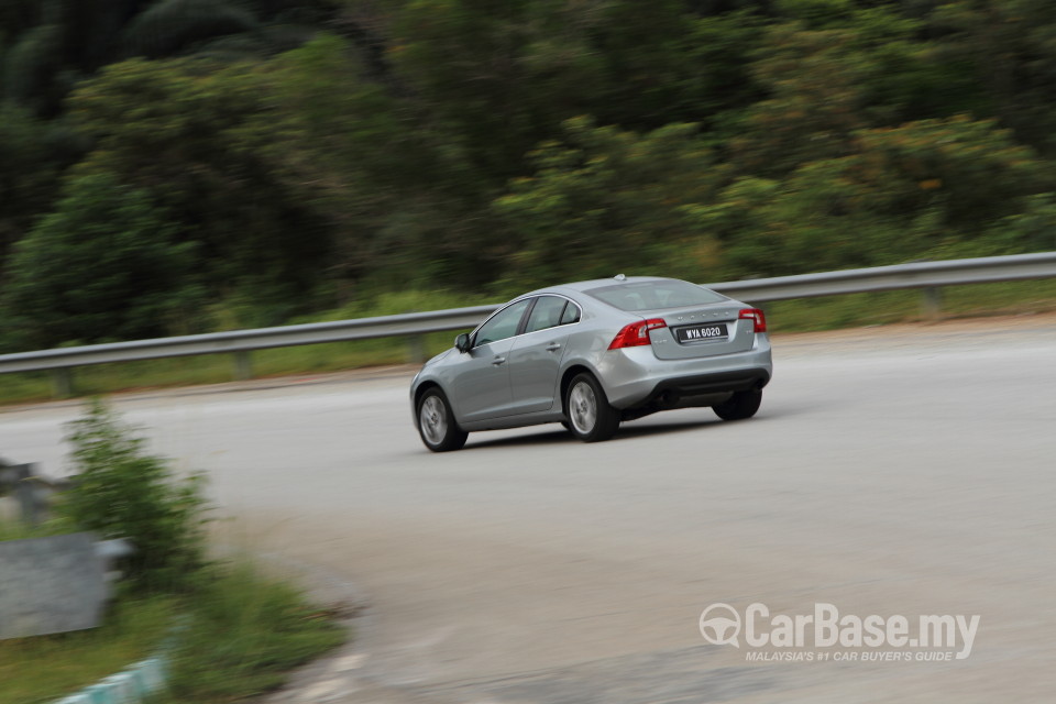 Volvo S60 Mk2 (2011) Exterior