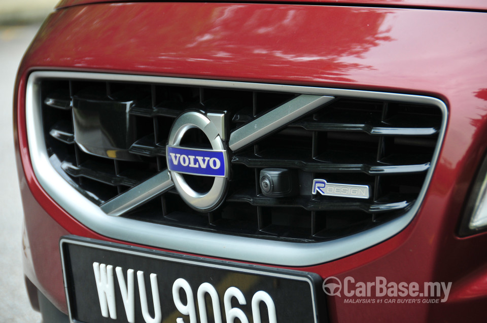 Volvo S60 Mk2 (2011) Exterior