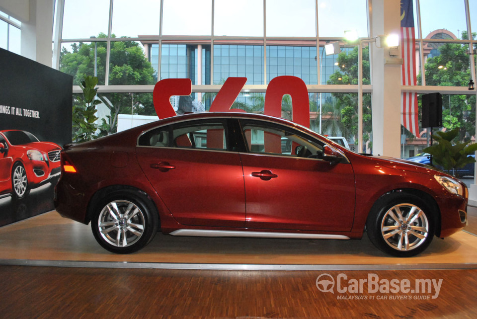 Volvo S60 Mk2 (2011) Exterior