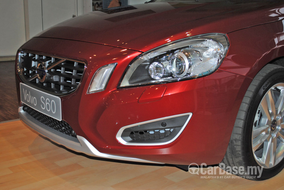 Volvo S60 Mk2 (2011) Exterior