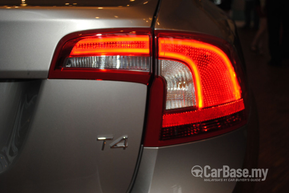 Volvo S60 Mk2 (2011) Exterior