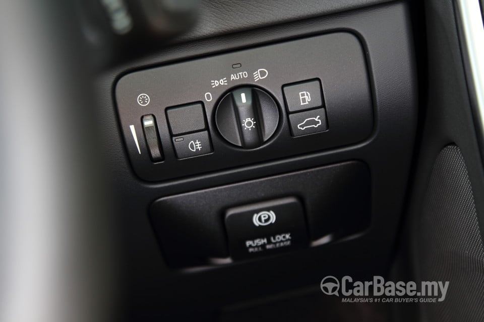 Volvo S60 Mk2 (2011) Interior