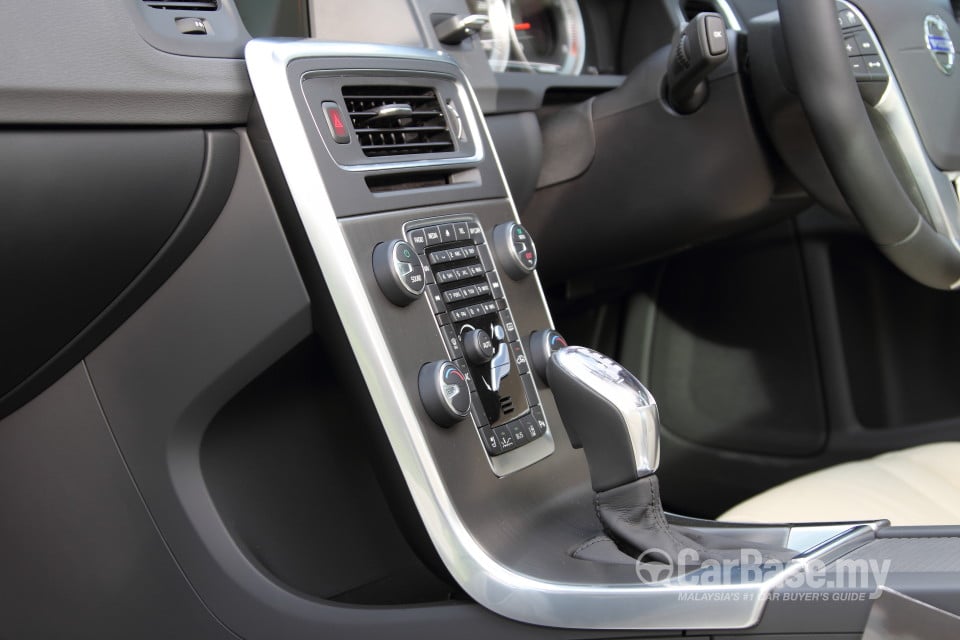 Volvo S60 Mk2 (2011) Interior